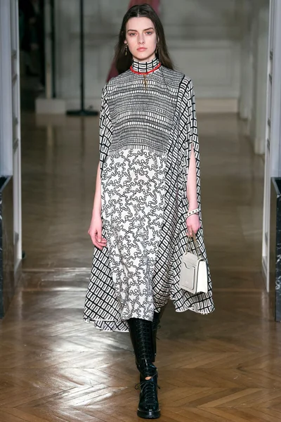 Look 4